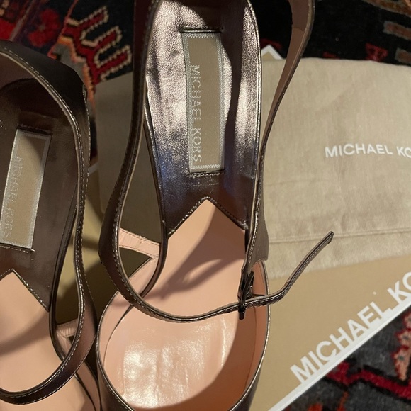 [9] MICHAEL KORS Scarlet Gunmetal Metallic Leather Ankle Strap Pointed Pumps - Picture 2 of 7